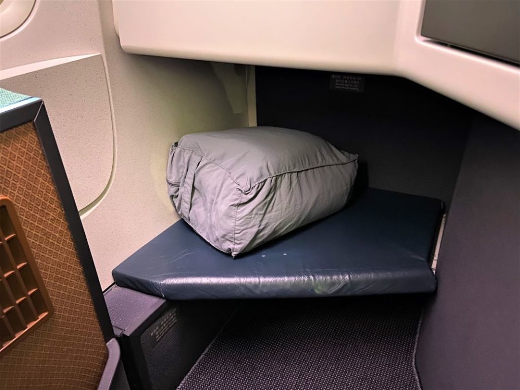 Cathay Pacific business class bedding pack