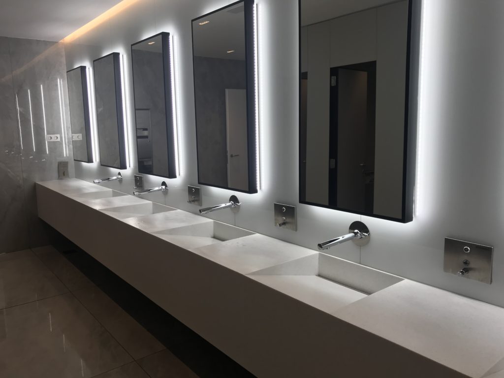 Pau Casals VIP Lounge Barcelona bathrooms