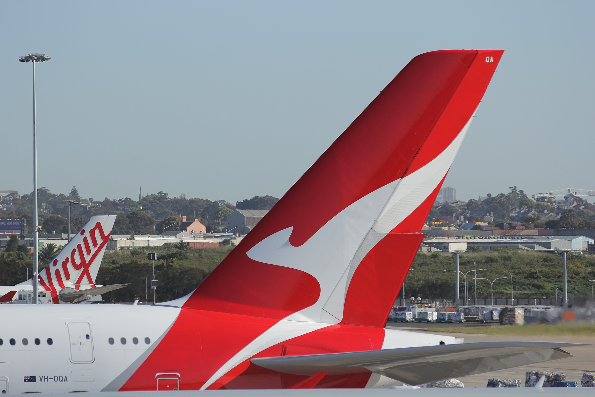 the tail of an airplane