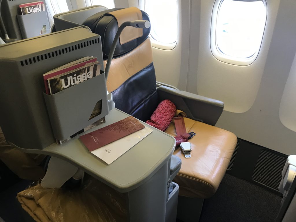 Alitalia 777-200ER Business Class seat