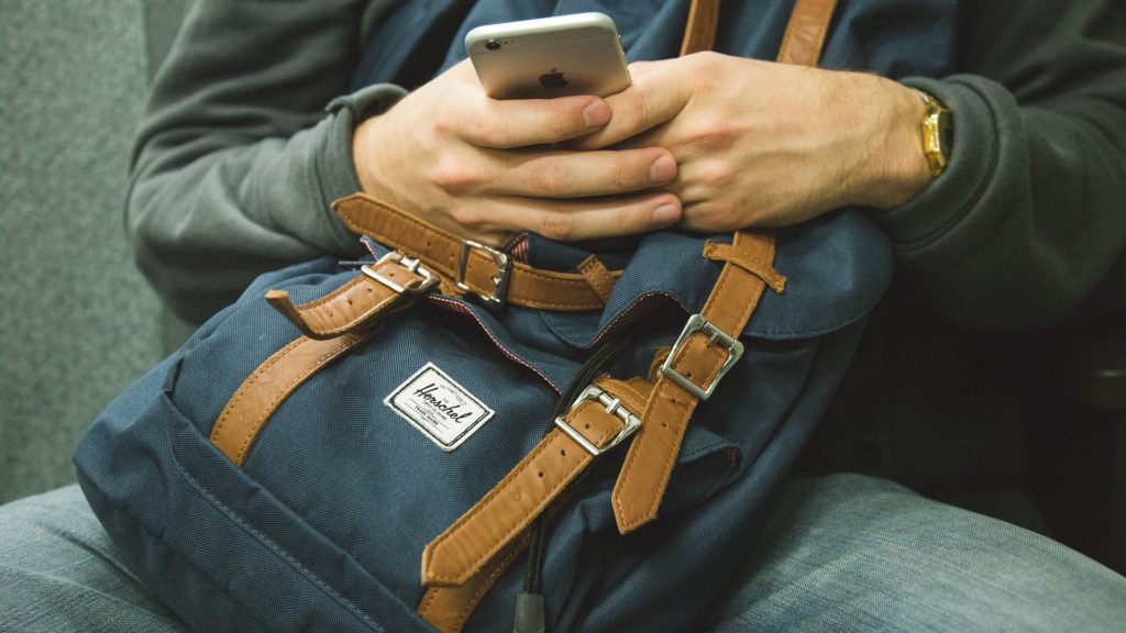 ditch smartphone when traveling