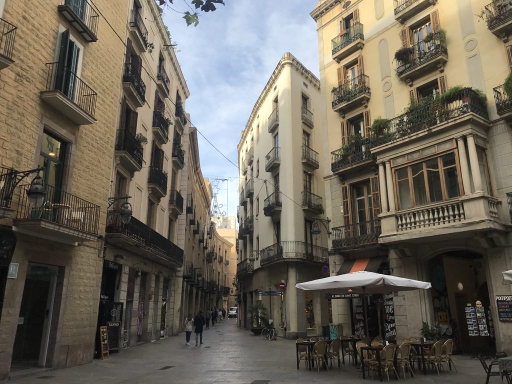 Spending 40 Lovely Hours In Barcelona - TravelUpdate