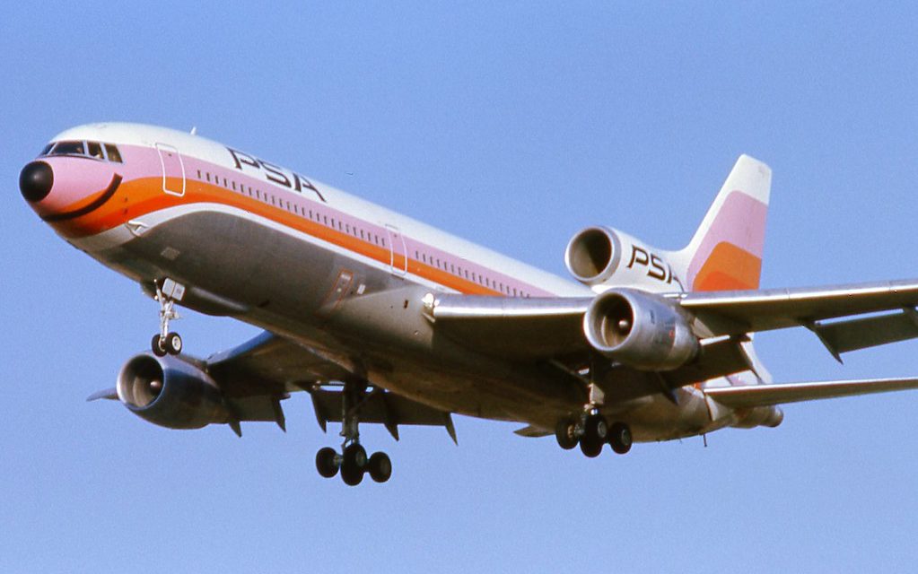 Do you know the PSA Lockheed L-1011 TriStar had a lower deck lounge?