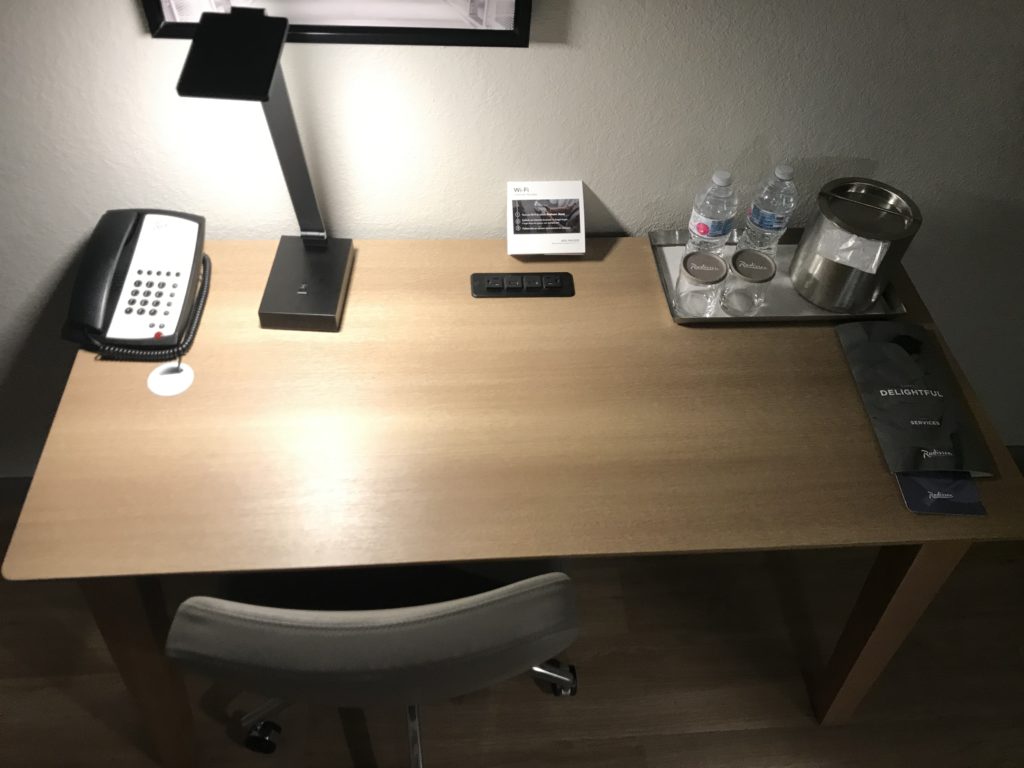 Radisson Hotel Sunnyvale - Silicon Valley Desk