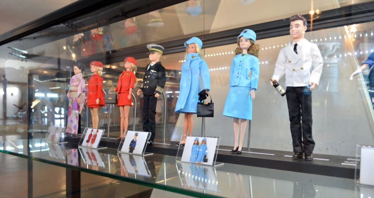 Check out these gorgeous Qantas uniform dolls made to celebrate the airline’s 100th birthday