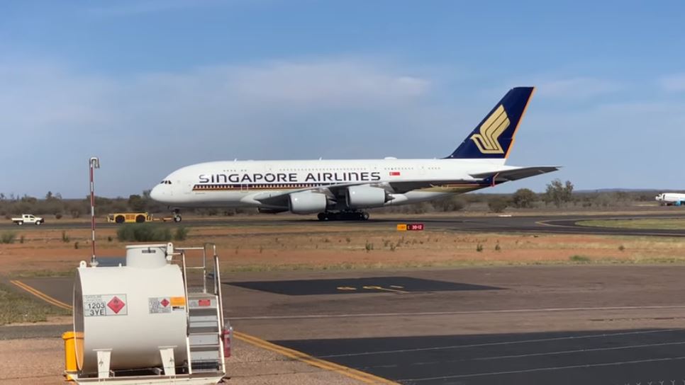 Video of Singapore Airlines Airbus A380 landing in Alice Springs for storage… but where’s that?