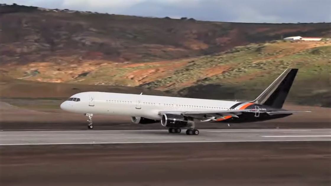 St. Helena Island sees its first Boeing 757 landing, with video to prove it!