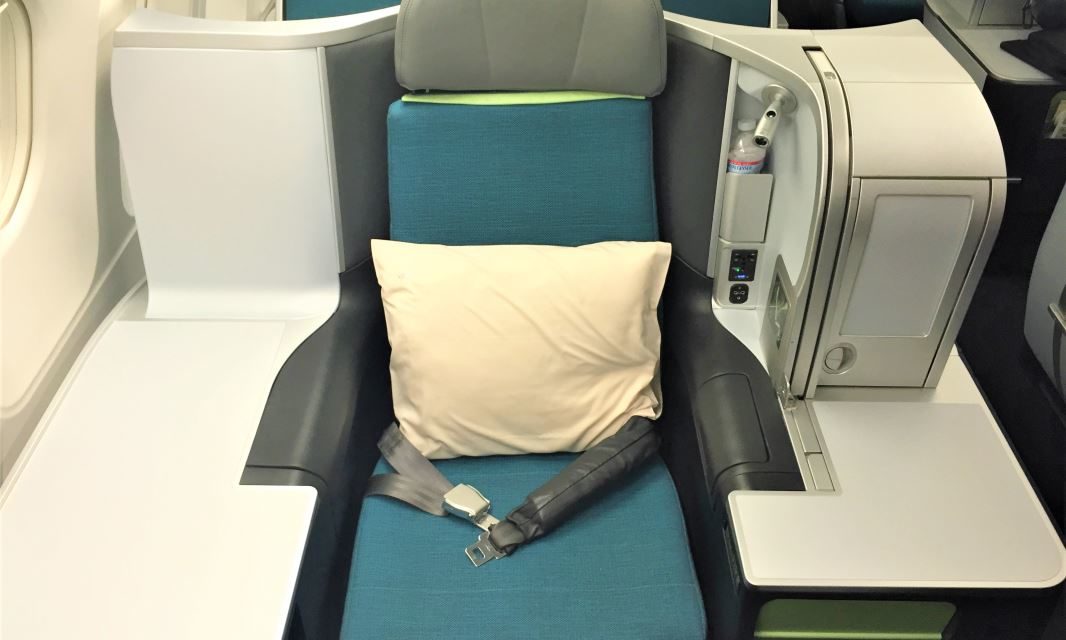 Awesome! Fly in Aer Lingus business class flat bed seats for only €90