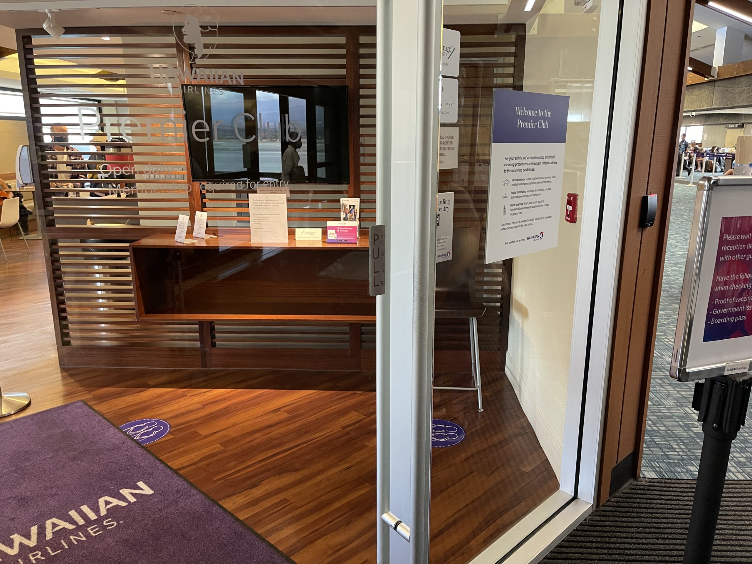 Priority Pass Review Hawaiian Airlines Premier Club Lounge Maui OGG 