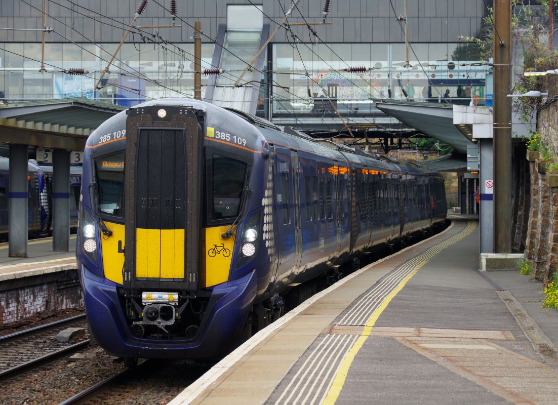 a train at a train station