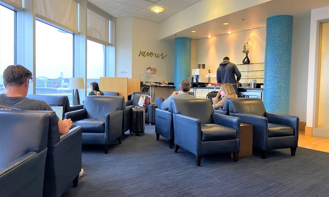 Review: The laughably basic British Airways first class lounge in Seattle