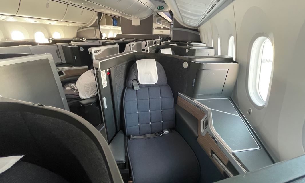 What are British Airways Club Suites like on the new Boeing 787-10?