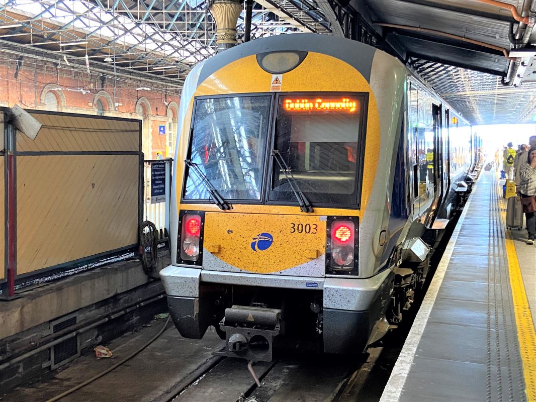 a train at a train station