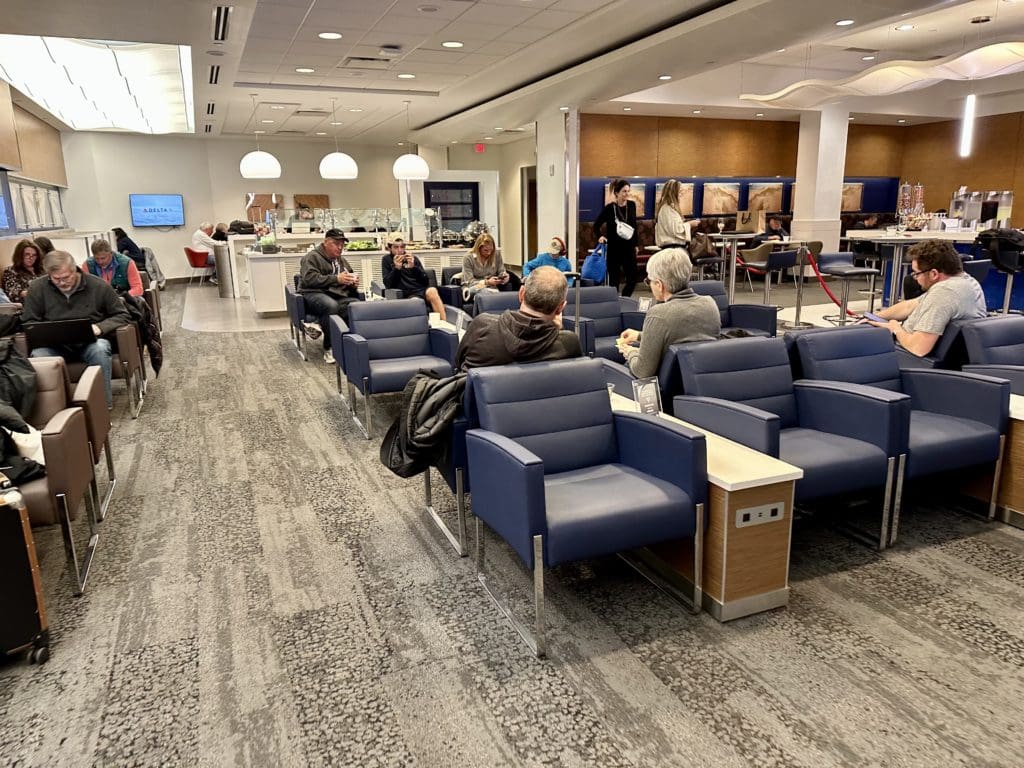 Lounge Review: Delta Sky Club Indianapolis (IND) - TravelUpdate