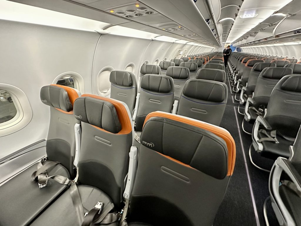 Review: JetBlue Even More Space A320 Restyled (LGA-FLL) - TravelUpdate