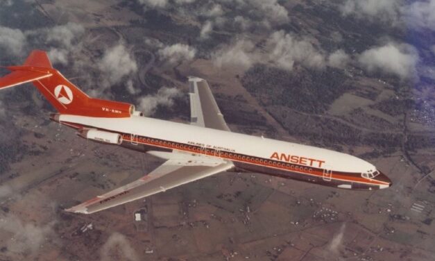 Why did this Ansett Boeing 727 carry 321 people on a single flight?