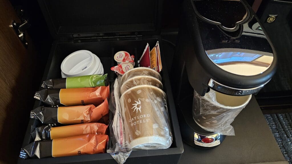 a coffee machine and coffee cups