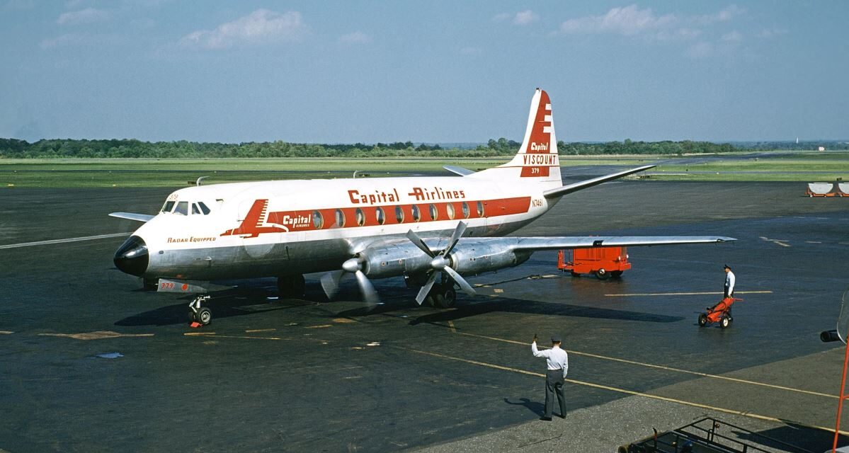 Have you seen this excellent Capital Airlines Vickers Viscount video?