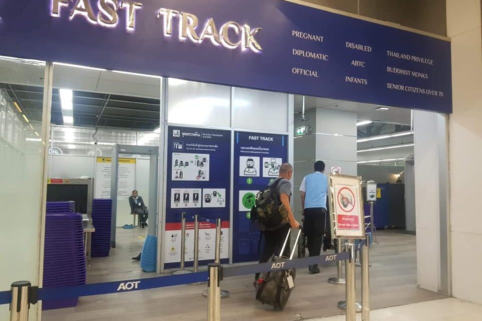 Do people over 70 really get Fast Track at Bangkok Suvarnabhumi airport?