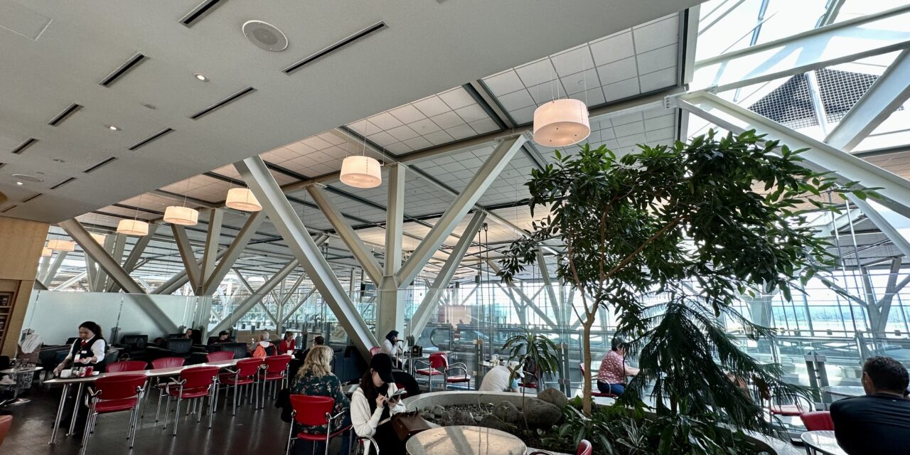 Review: Air Canada Maple Leaf Lounge Vancouver (YVR) Transborder