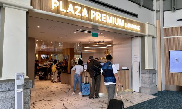Crowded Lounge Review: Plaza Premium Lounge Vancouver (US Departures)