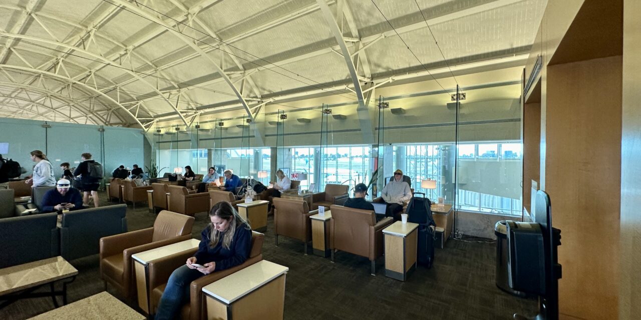 Lounge Review: American Admirals Club Orange County (SNA)