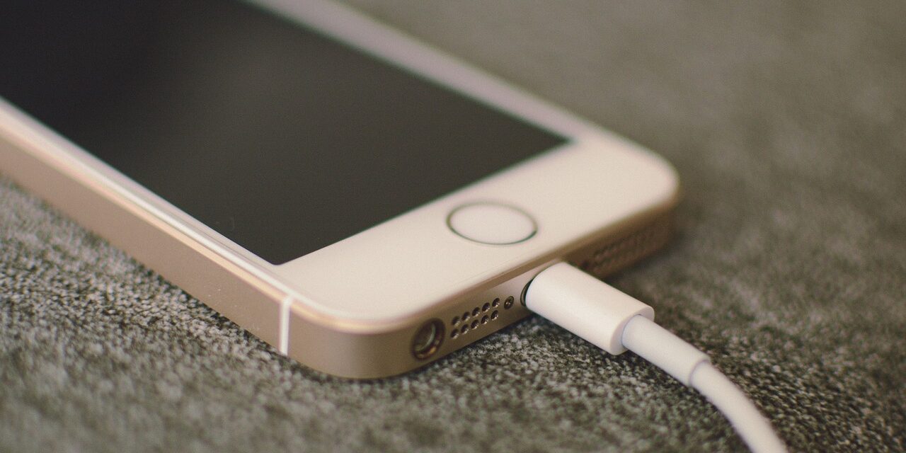 Is Apple’s $89 iPhone Battery Replacement Service Worth it?