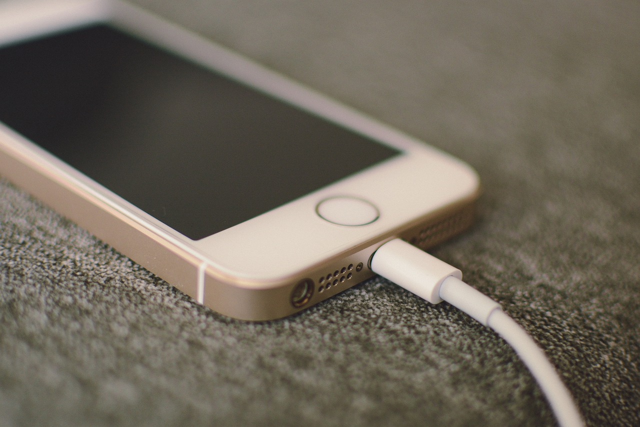 Is Apple's $89 iPhone Battery Replacement Service Worth it? - TravelUpdate