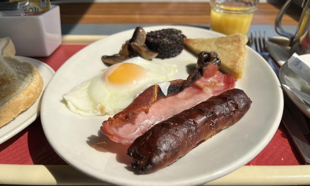 Yum! Who likes the first class full breakfast on the Enterprise train in Ireland?