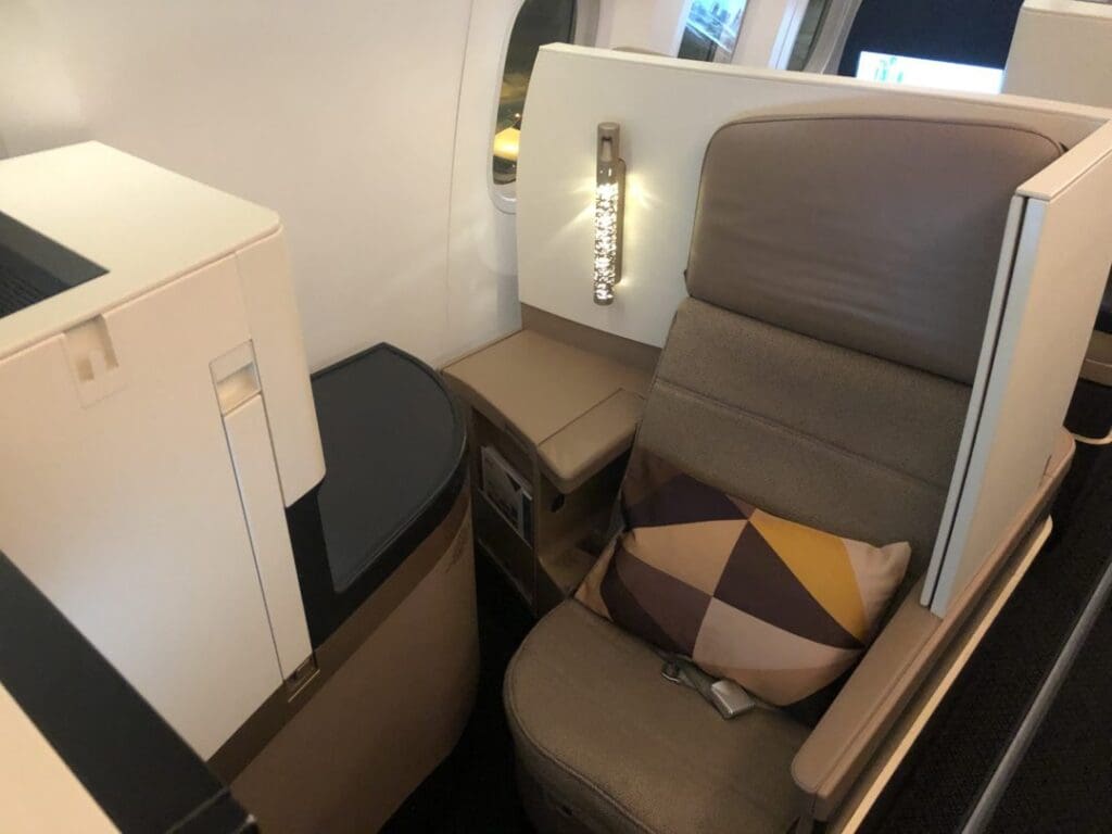 A business class seat aboard an Etihad Airways Boeing 787