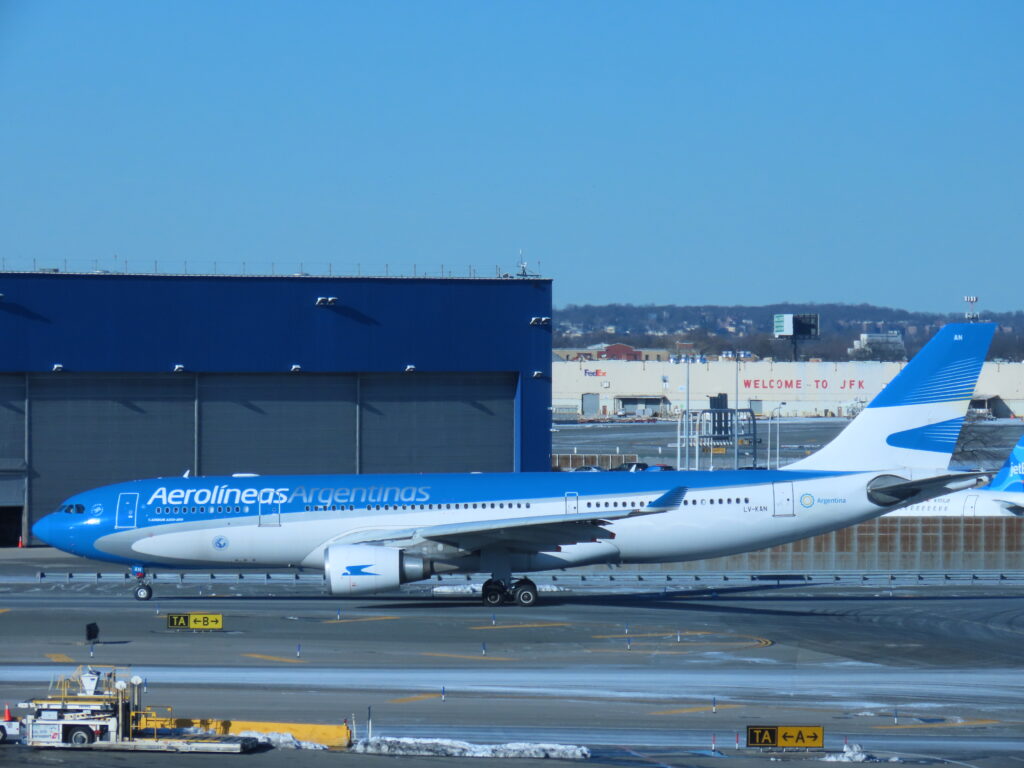 Aerolíneas Argentinas A330 at JFK