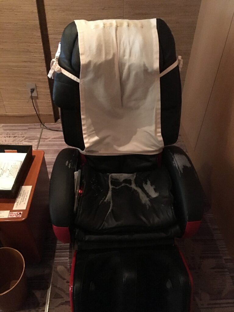 Sakura Lounge Massage Chair