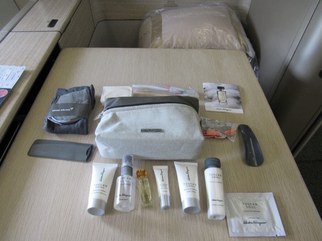 Asiana Amenity Kit