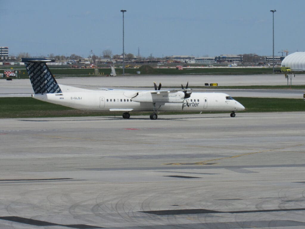 Porter Airlines Dash 8 Q400