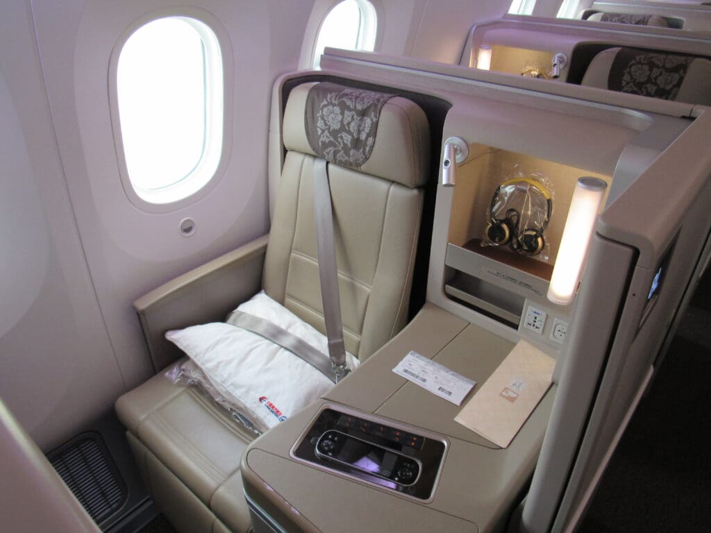 China Eastern 787 Business Class Seat