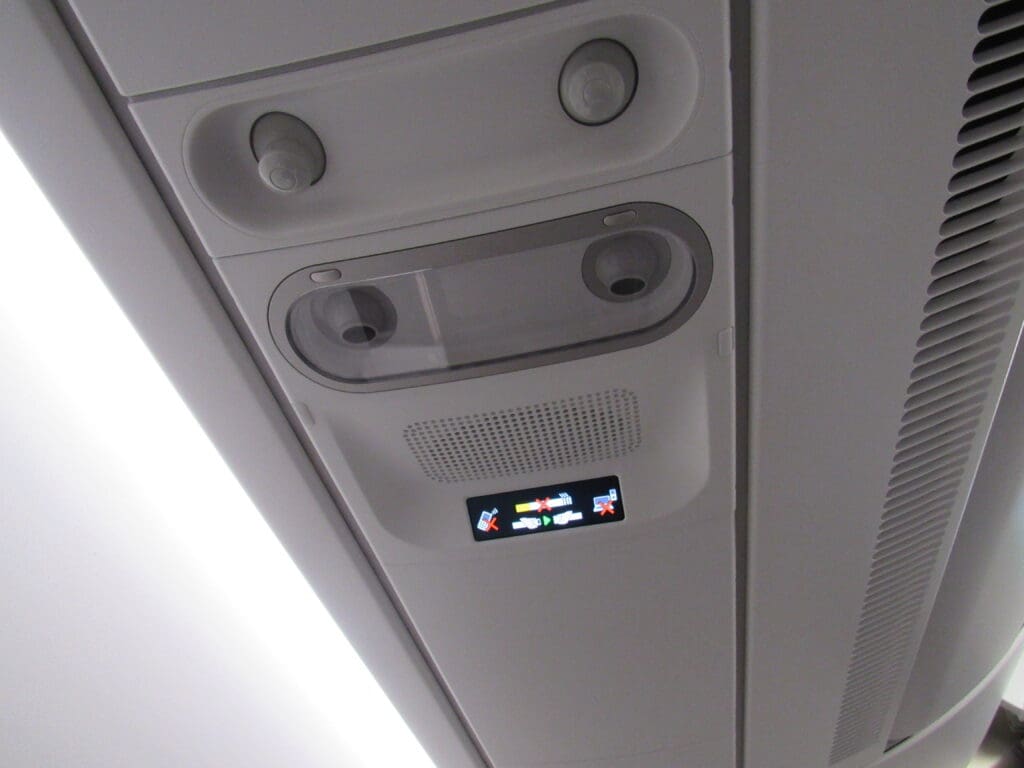 Individual Air Vents and Reading Lights