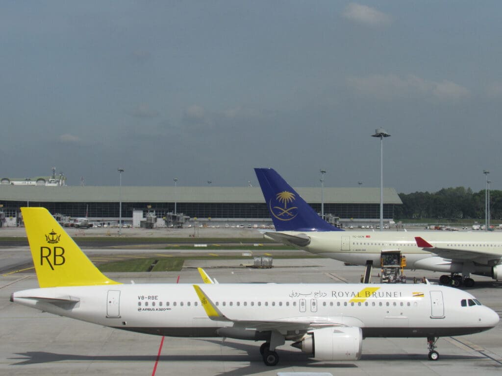 Royal Brunei A320 and Saudia A330