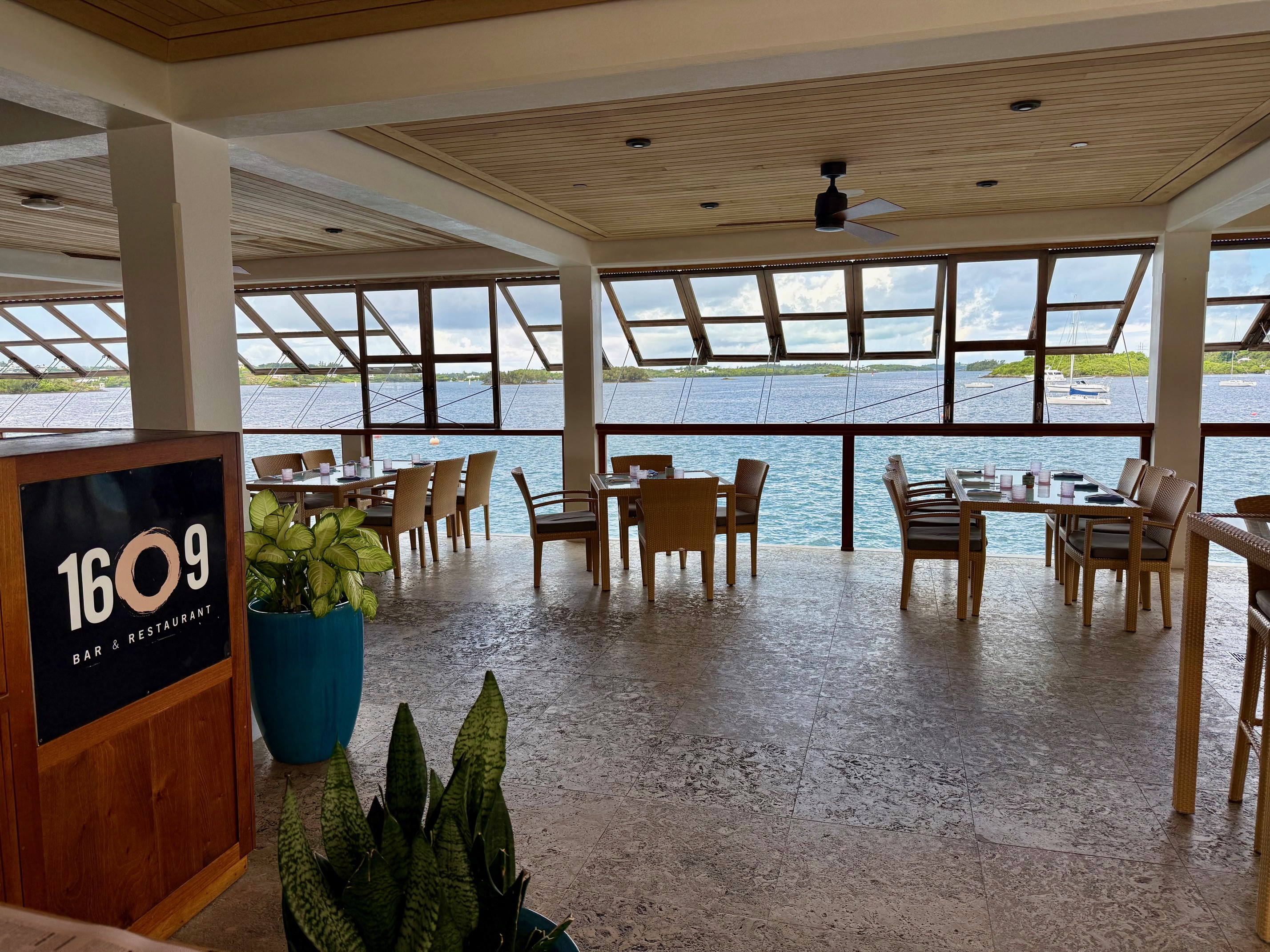 restaurant at the Fairmont Hamilton Princess