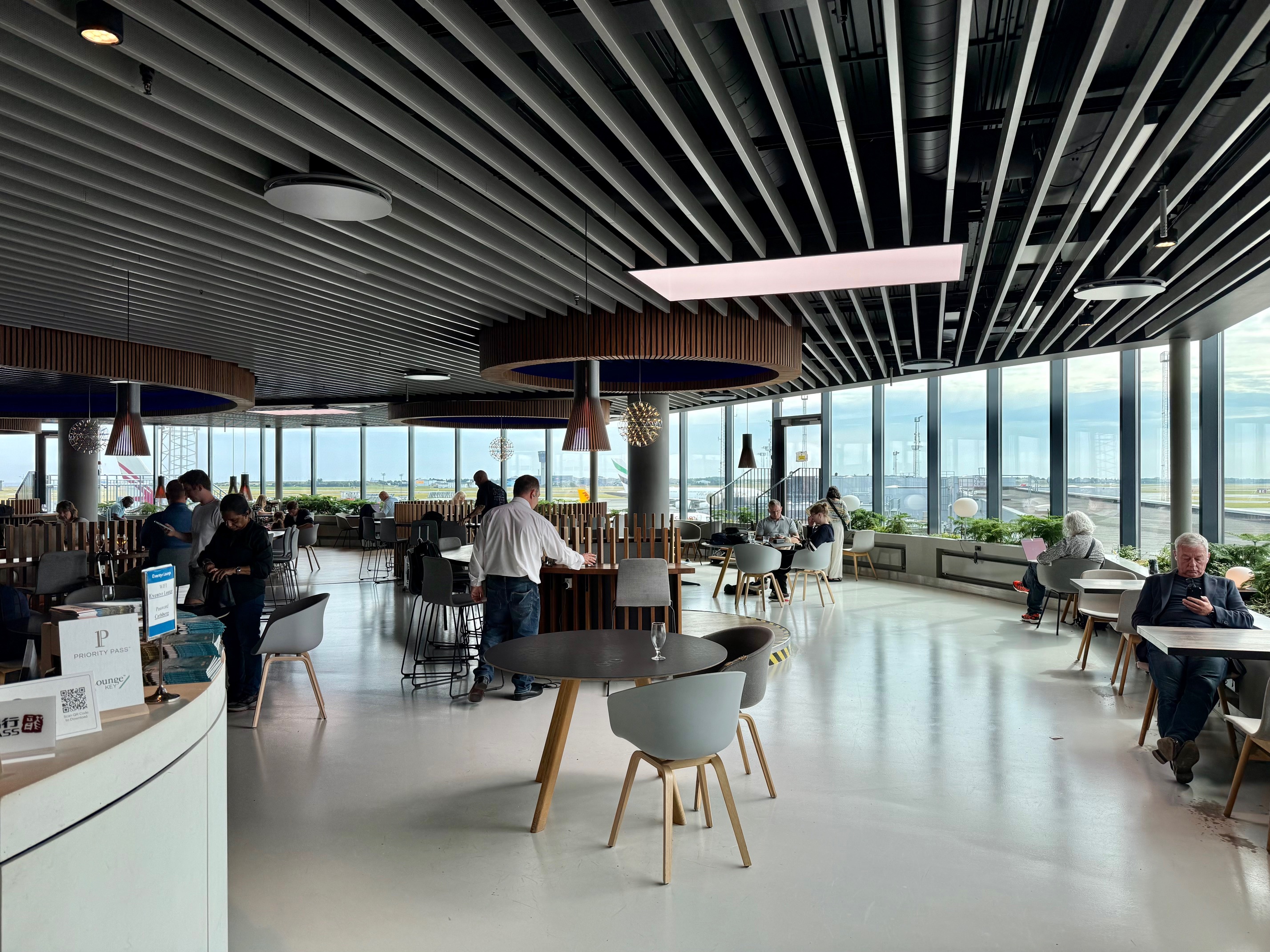 Eventyr Lounge Copenhagen with many people sitting around tables