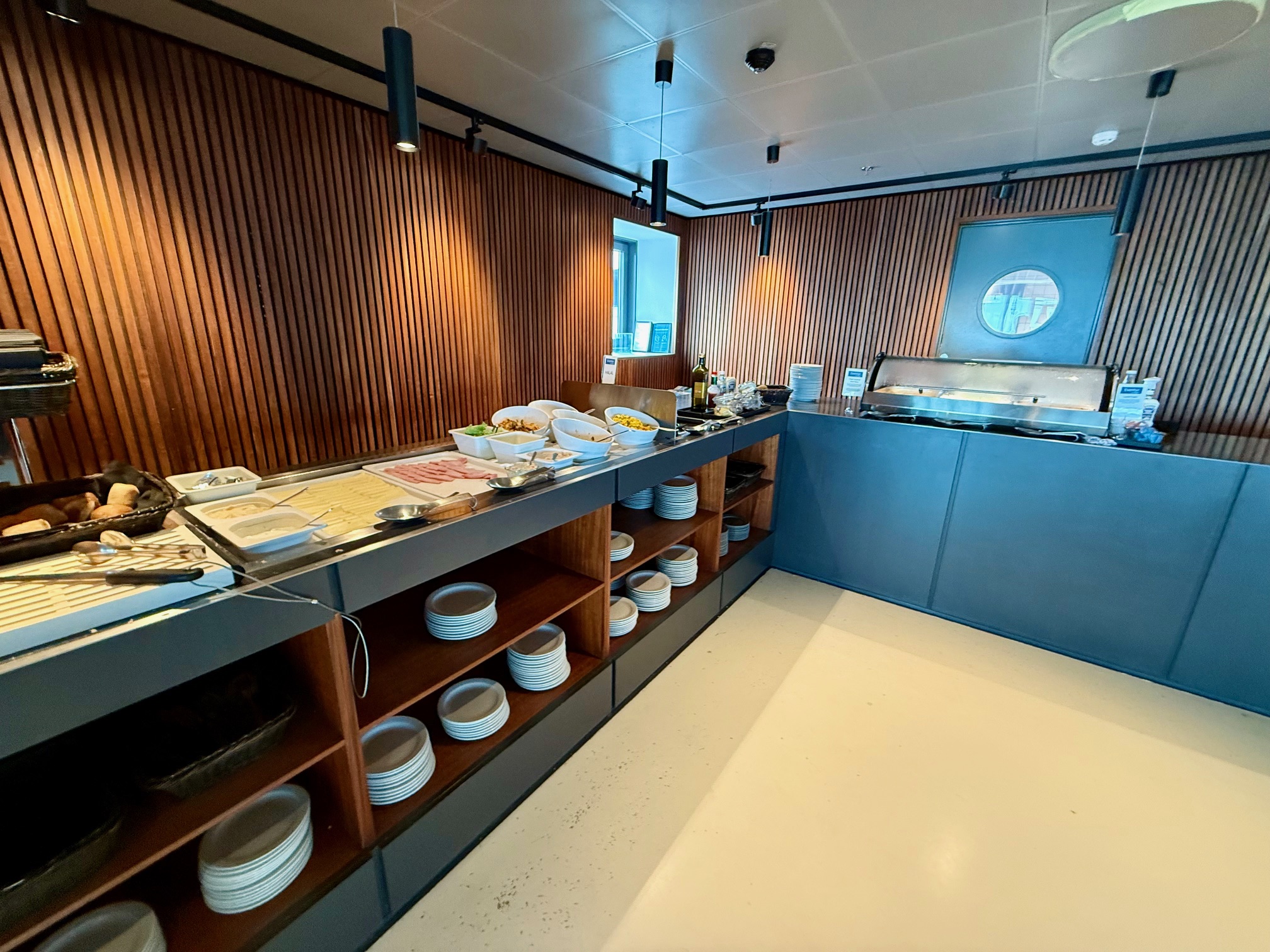 buffet selection at the Eventyr Lounge Copenhagen