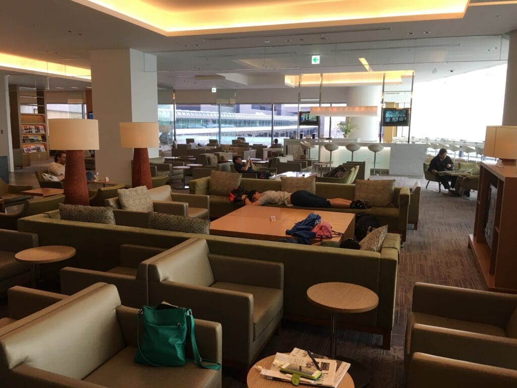 JAL Sakura Lounge NRT