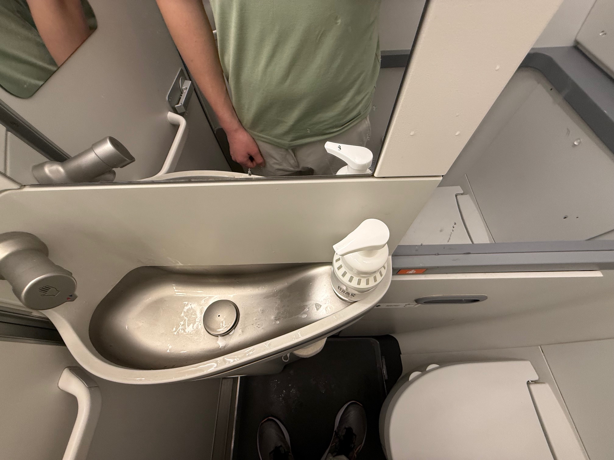 American Airlines 737 MAX 8 lavatory