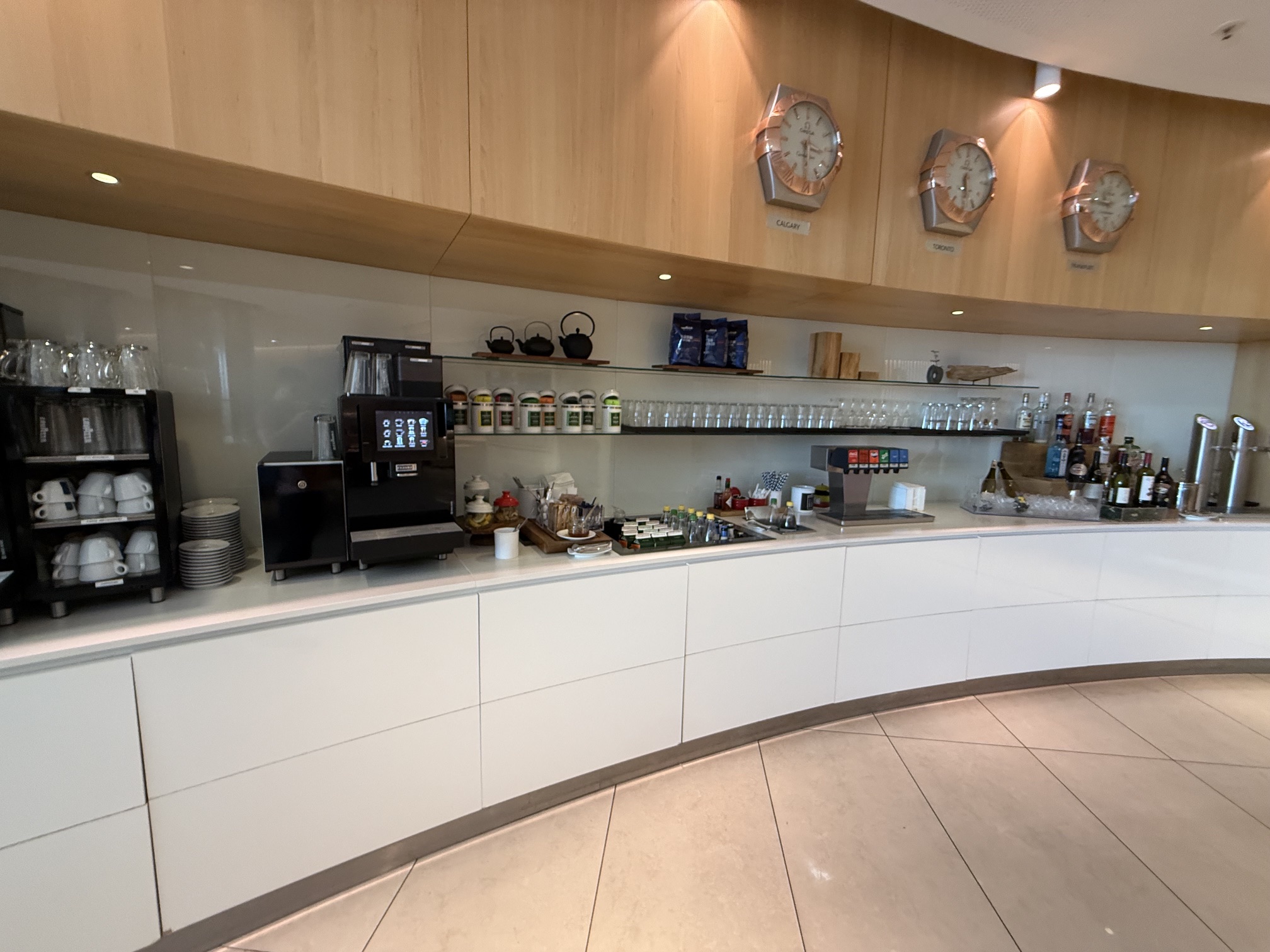 Maple Leaf Lounge Frankfurt Drinks