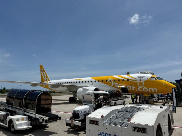 Scoot Embraer 190-E2