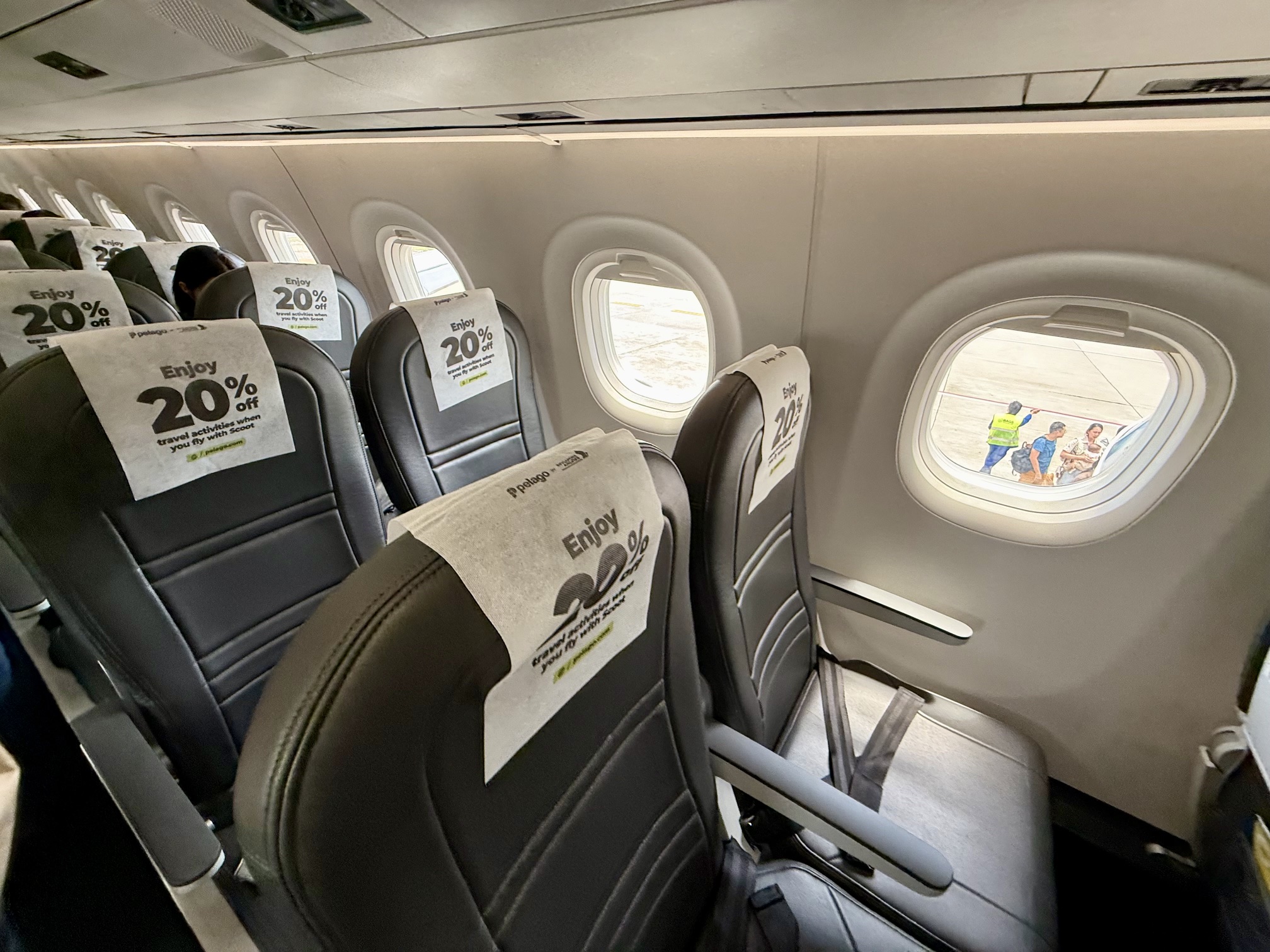 Scoot Embraer 190-E2