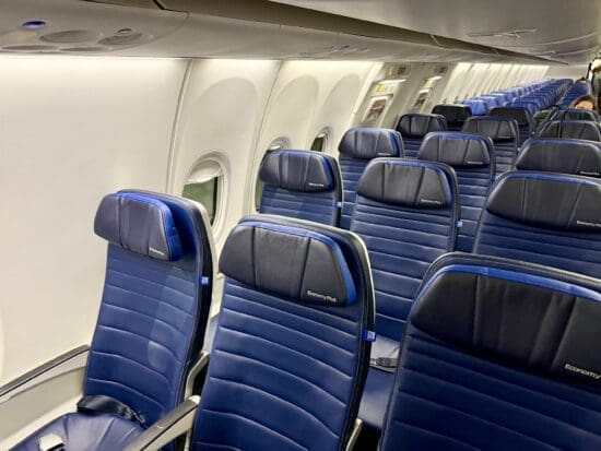 United 737 MAX 8