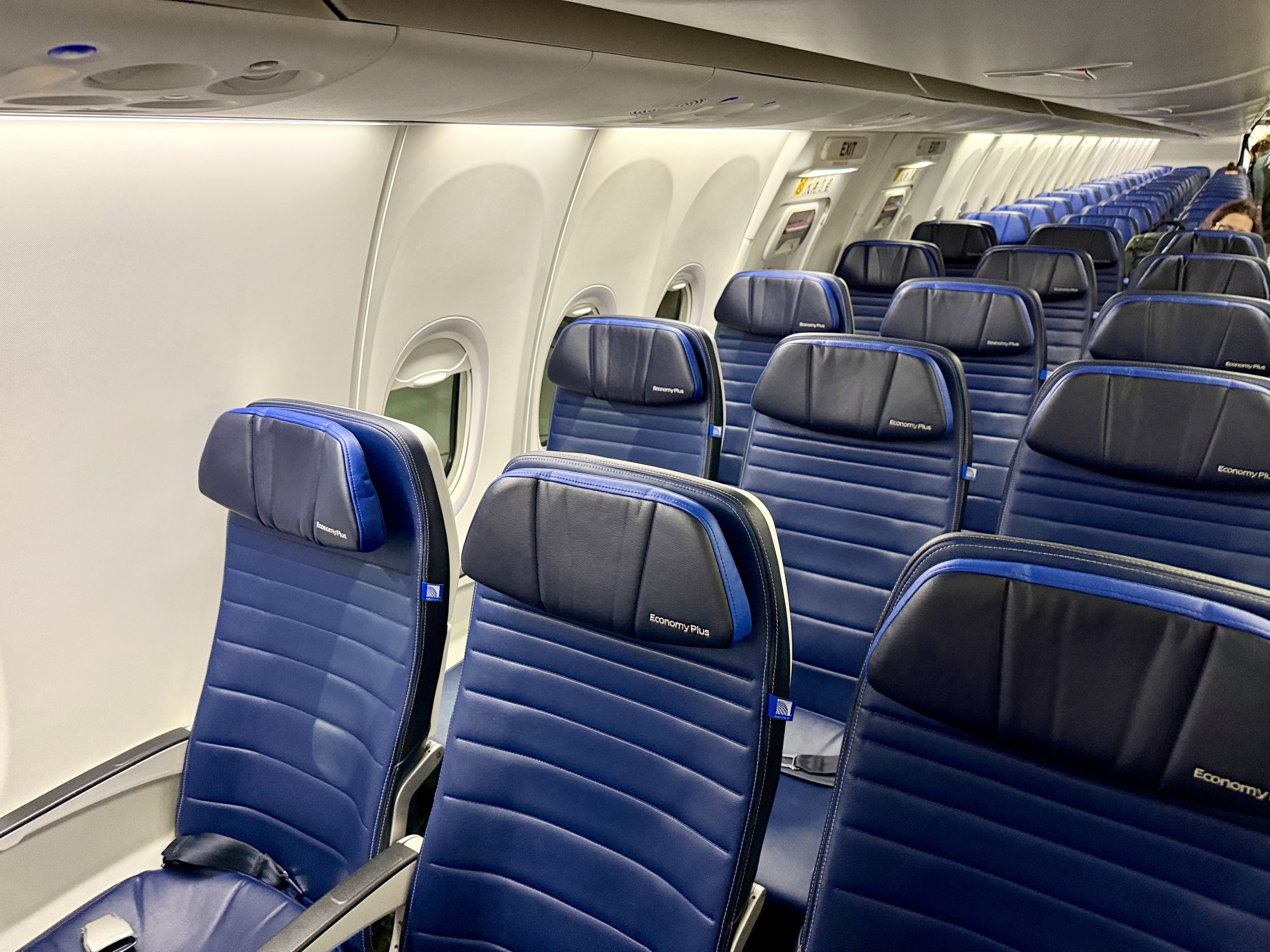 United 737 MAX 8
