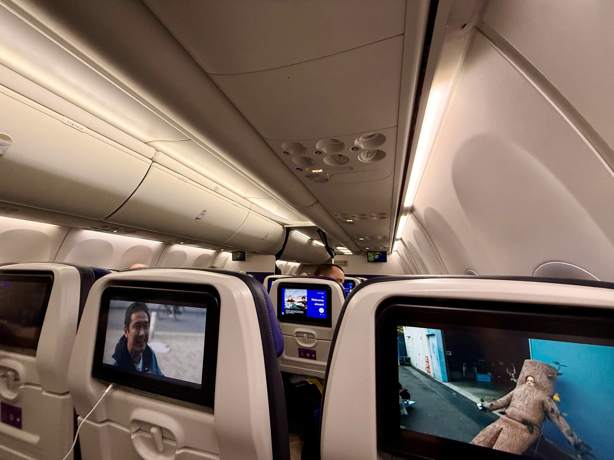 United 737 MAX 8 Interior