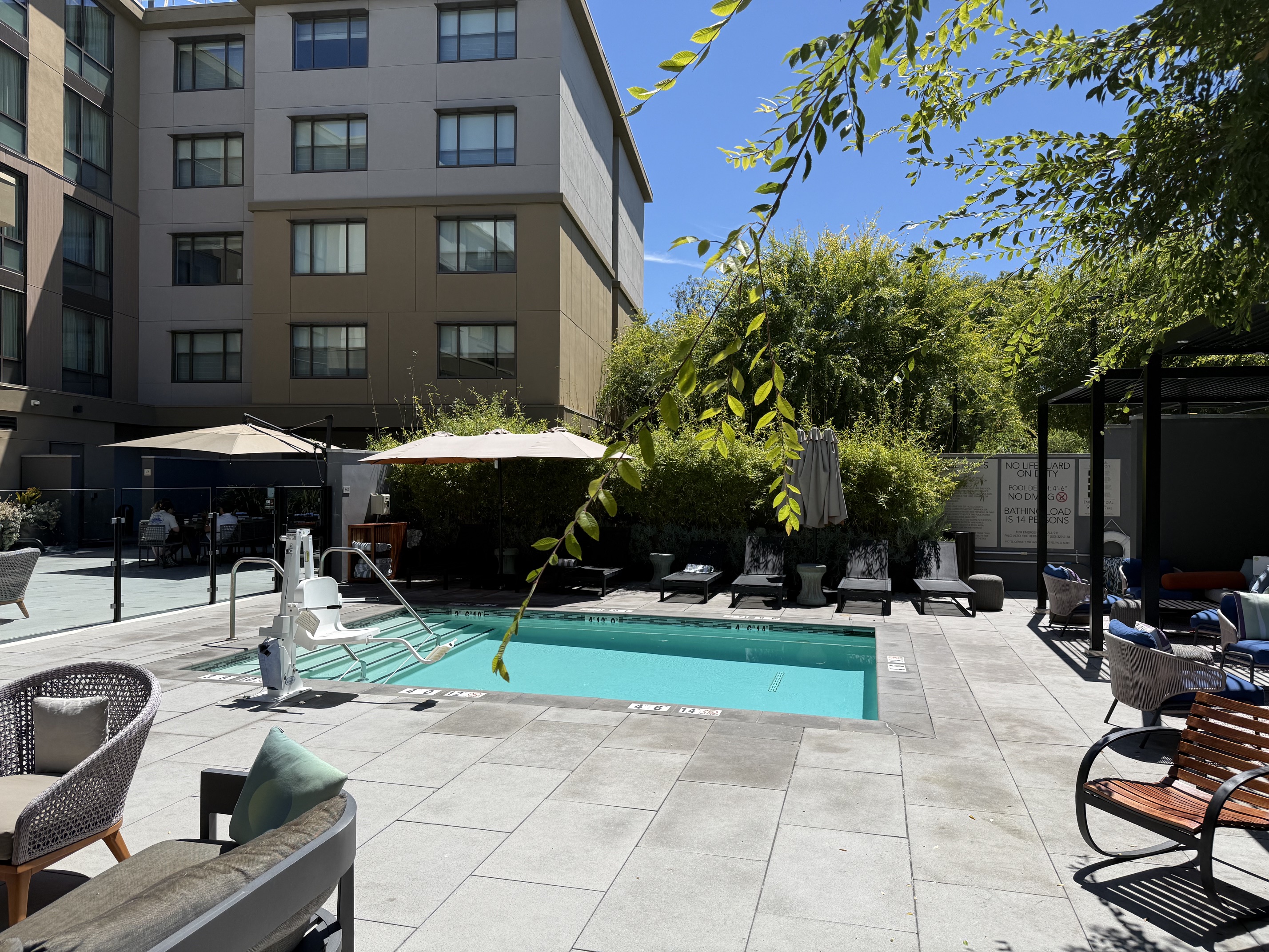 Hotel Citrine